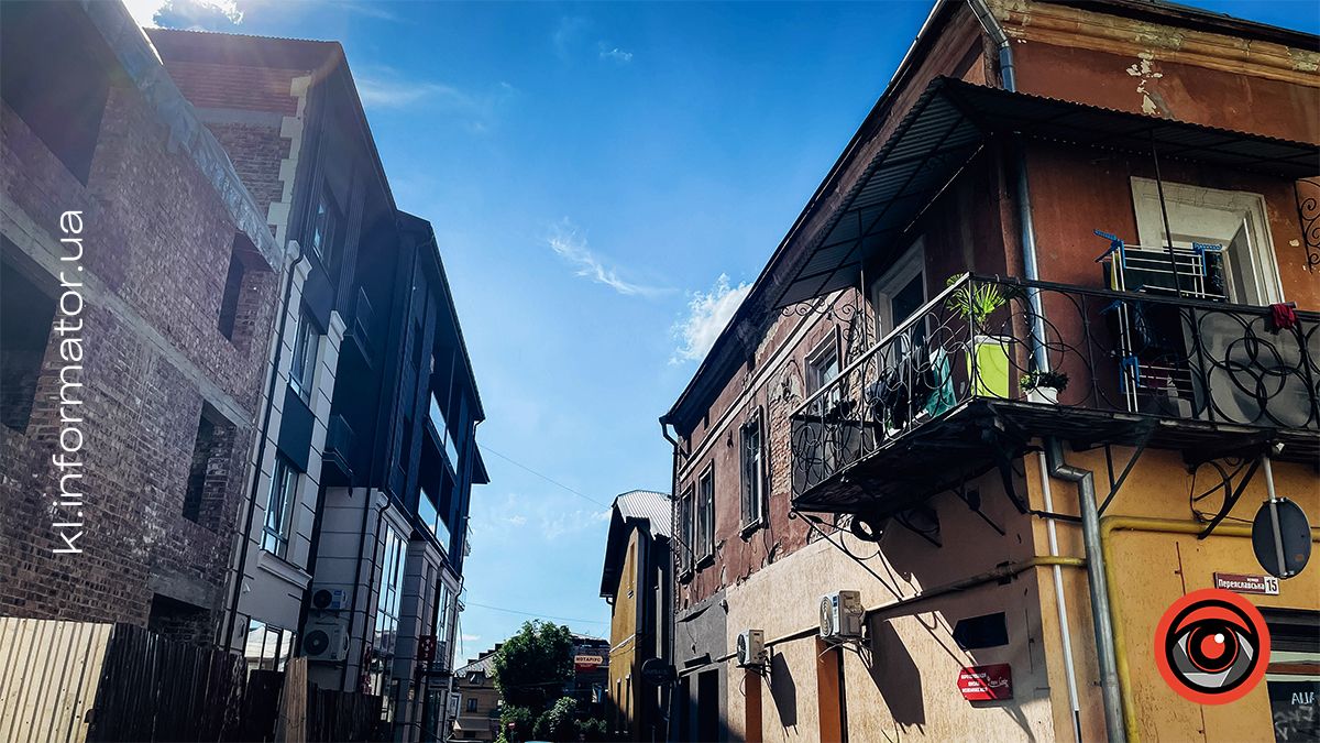 Прохід до площі Старий ринок по вул. Мухи. червень 2024