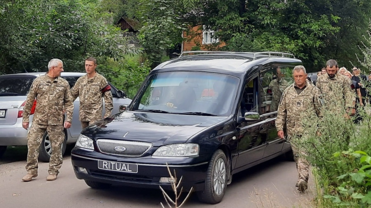 В Яремче попрощались з Героєм Юрієм Настасюком 3