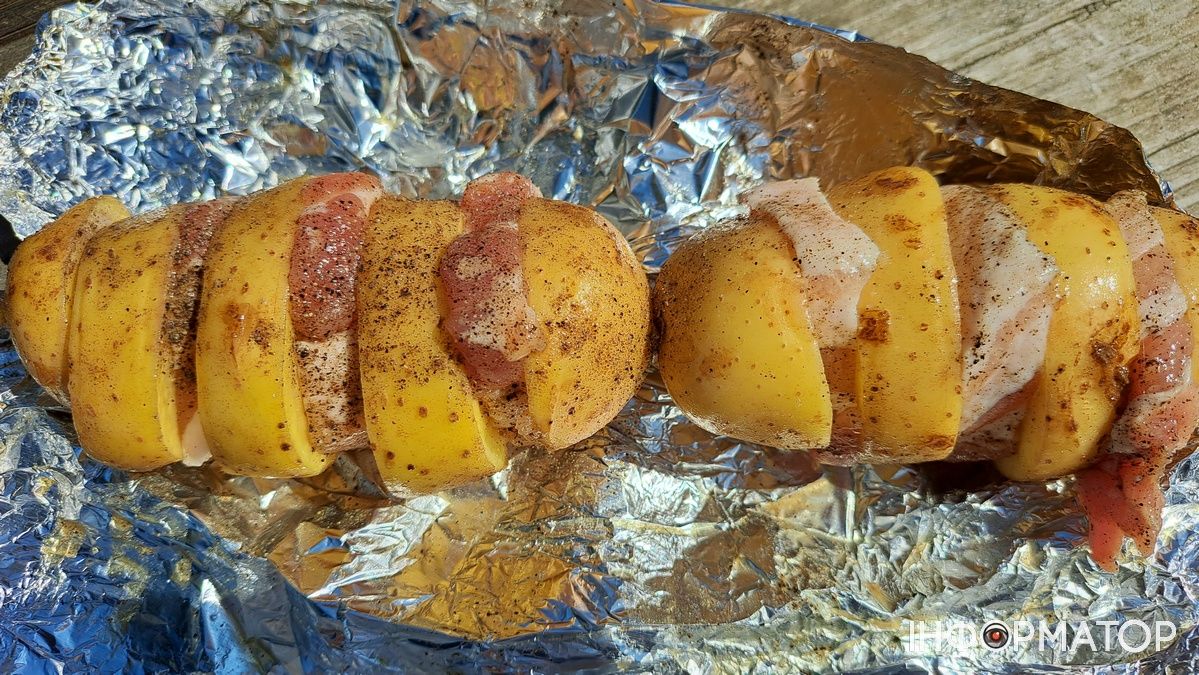 Рецепт картоплі з беконом на шампурі | Простіше простого 1