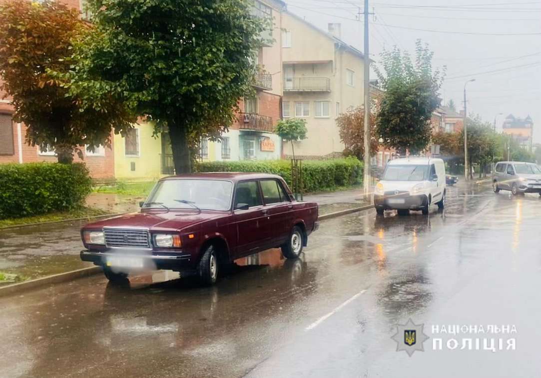 У Коломиї під колеса авто потрапив велосипедист 1