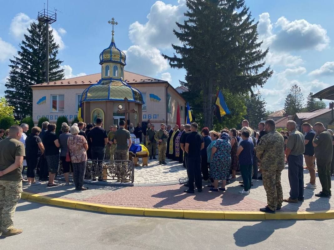 У Городенці зустріли скорботний кортеж Героя Романа Дурди 4