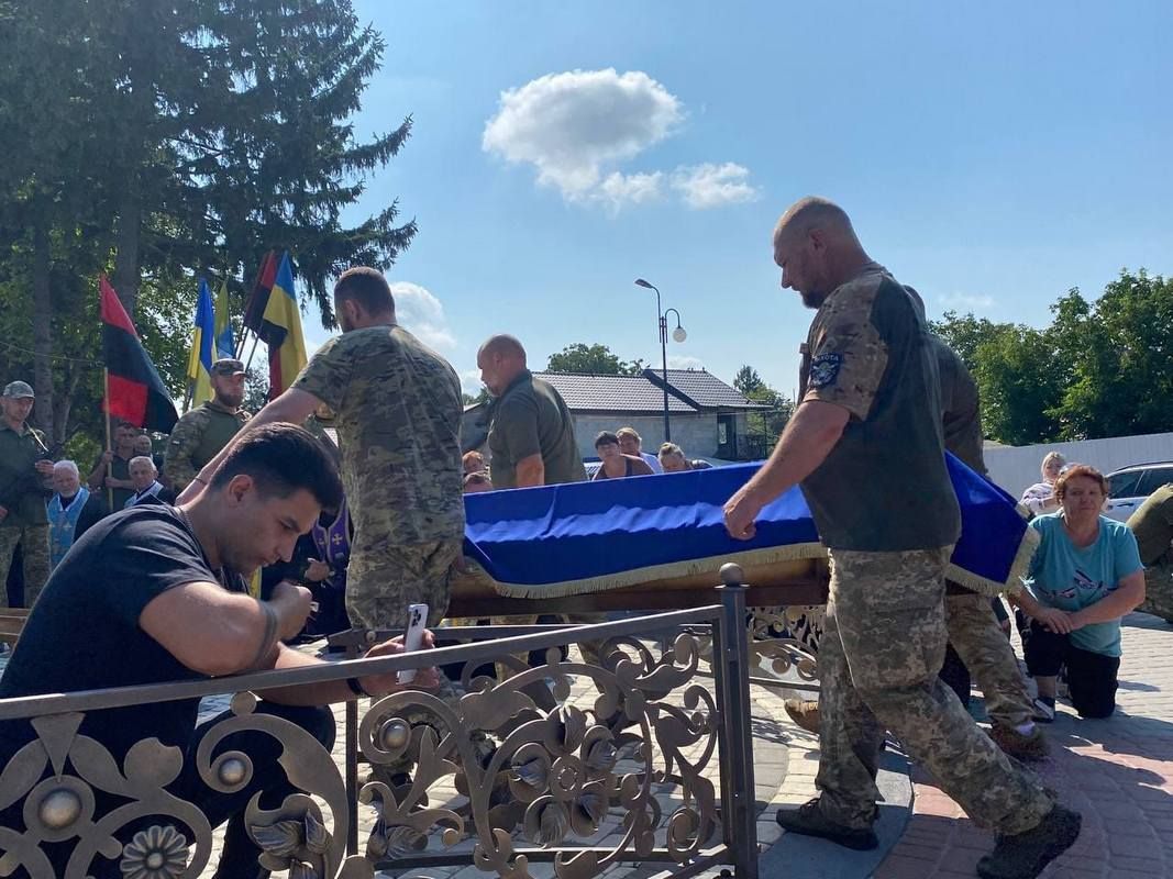 У Городенці зустріли скорботний кортеж Героя Романа Дурди 1