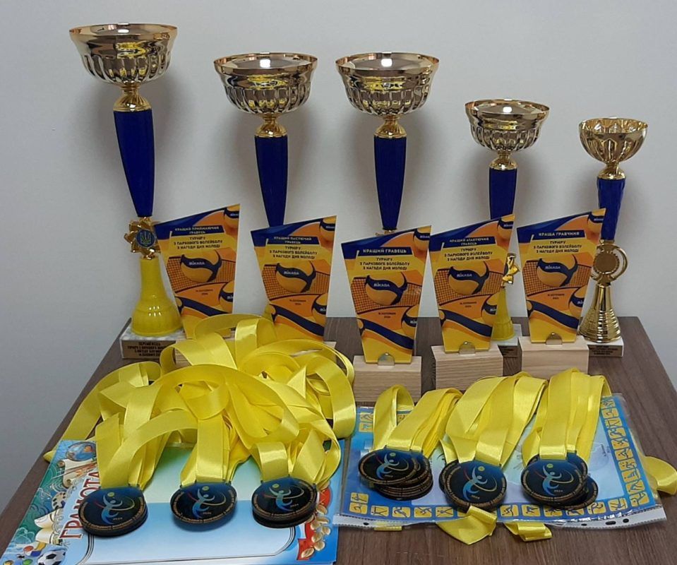 В Коломиї пройшов традиційний турнір з паркового волейболу 6