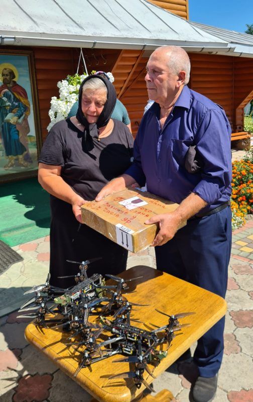 На Снятинщині батьки загиблого бійця придбали 6 дронів для "едельвейсів" 3