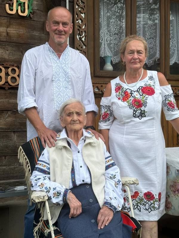 Столітня гуцулка: Ангелина Паламар з Шешорів відсвяткувала поважний ювілей 2