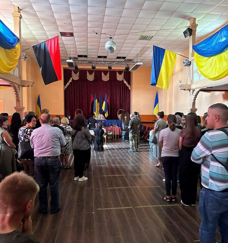 У Ворохті попрощаються із Героєм Юрієм Проданюком 7