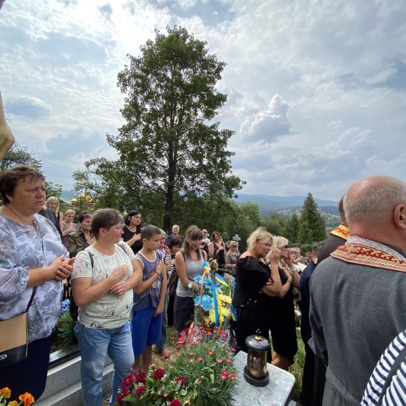 Ворохта попрощалась із загиблим бійцем Юрієм Проданюком 1