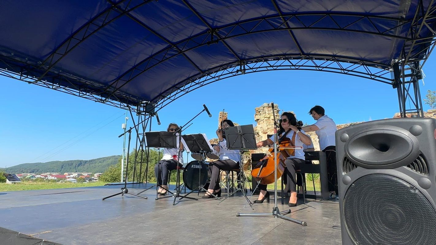 На Надвірнянщині відбувся благодійний фестиваль у стилі середньовіччя для допомоги ЗСУ 3