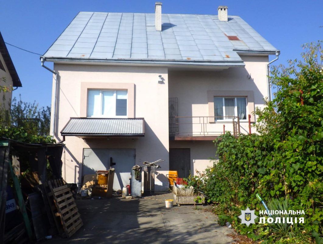 На Прикарпатті чоловік дерев'яною палкою забив до смерті свого співчарочника 1