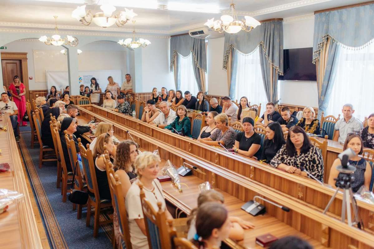 Двох захисників з Отинійщини посмертно нагородили почесними державними відзнаками 3