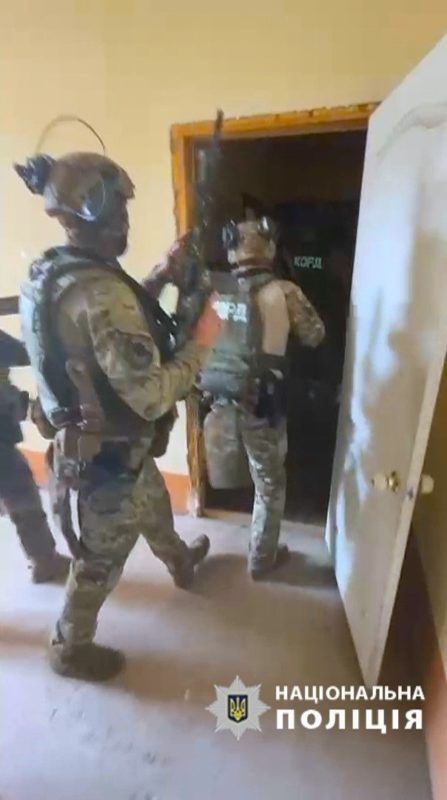 Нетверезий чоловік в одному з ресторанів Тисмениці погрожував гранатою 2