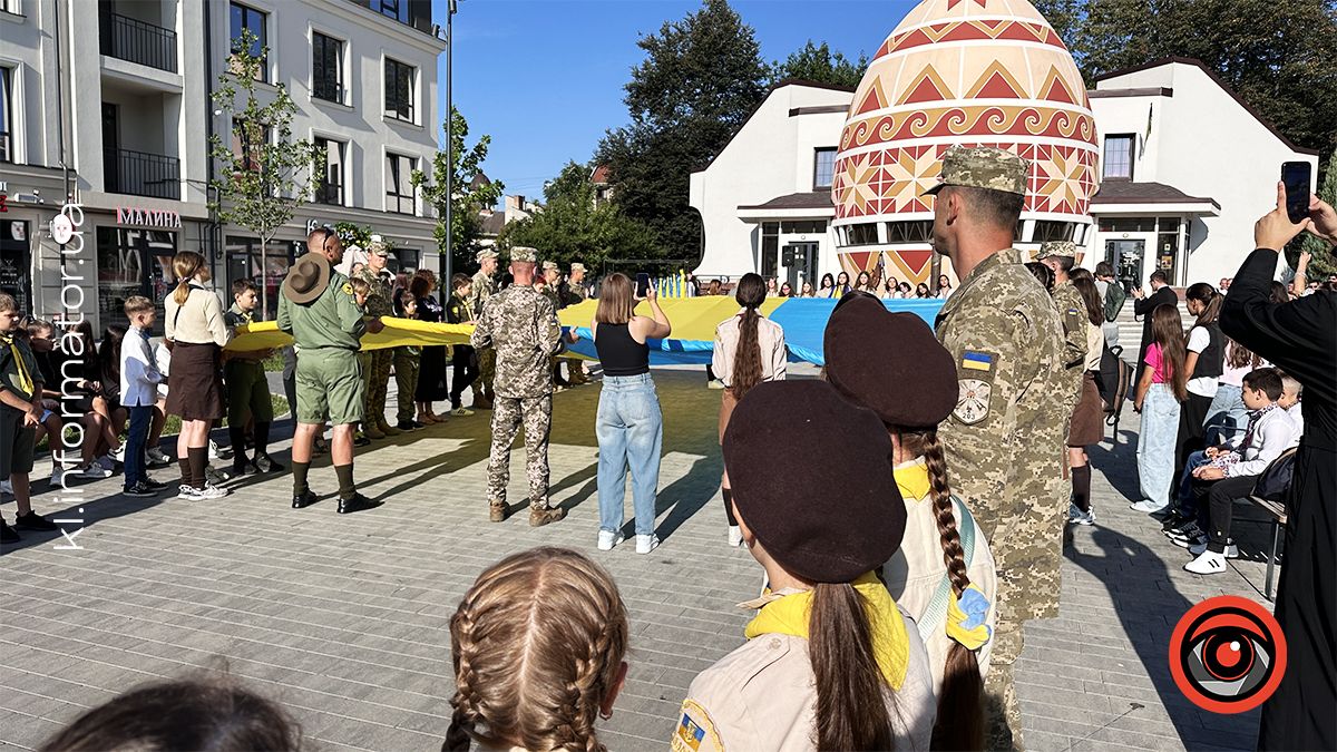 У Коломиї розгорнули 20-метровий стяг до Дня Державного Прапора України 8