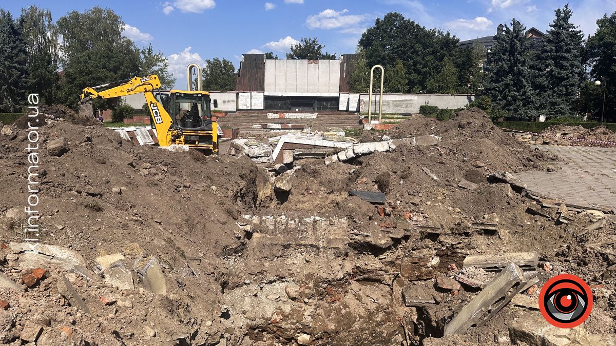 Відповідь є: на площі у Коломиї таки знайшли рештки тіл радянських солдатів 1