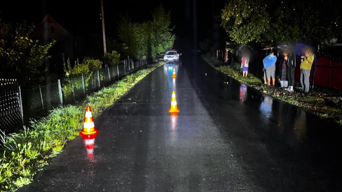 На Надвірнянщині 15-річний скутерист наїхав на неповнолітню дівчинку 1