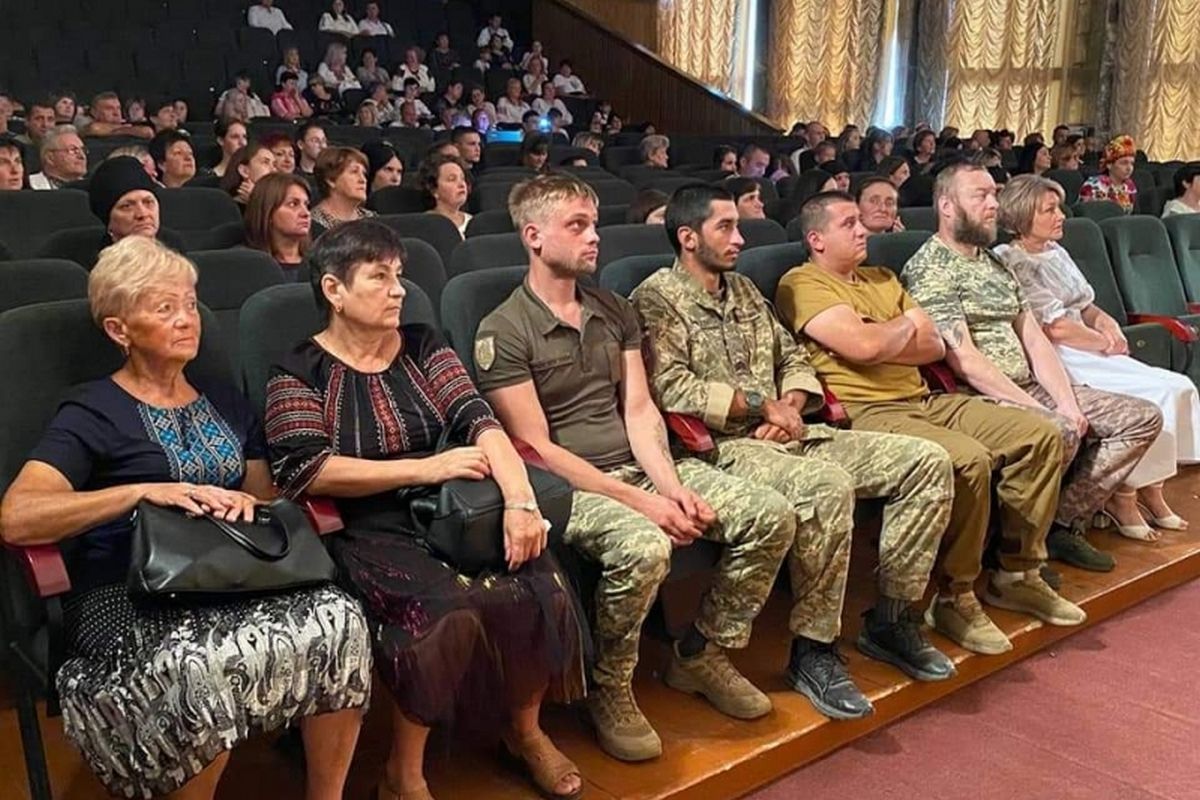 Посмертні нагороди Героям та патріотичний концерт: як Городенка відзначила День Незалежності | ФОТО 12