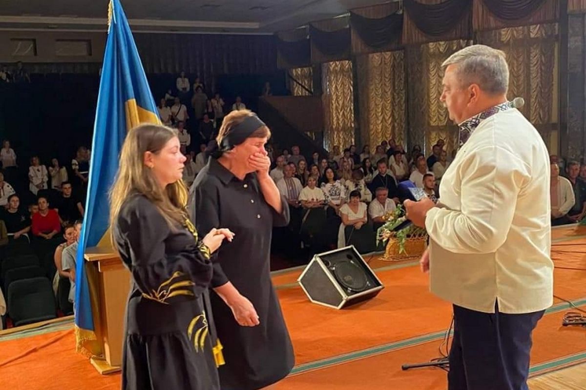 Посмертні нагороди Героям та патріотичний концерт: як Городенка відзначила День Незалежності | ФОТО 7