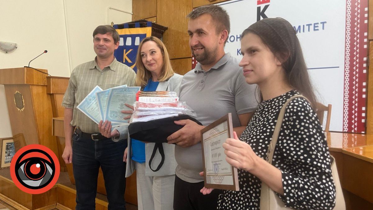 У сім'ї з Прикарпаття народилася трійня: тепер у батьків 6 дітей 1