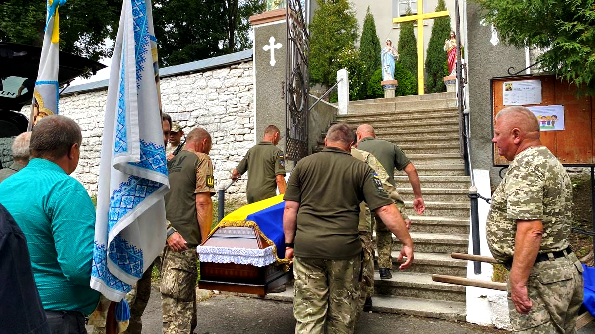 На Городенківщині в останню путь провели воїна Бориса Монарху 4