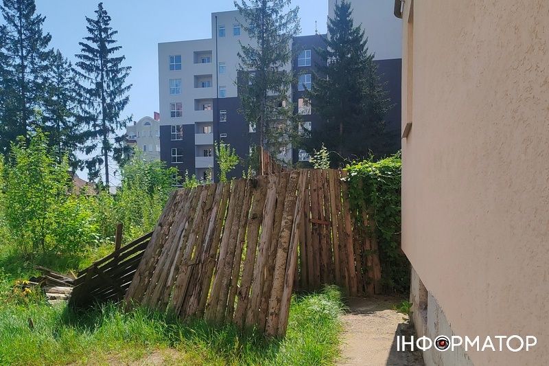 Нічийні хащі: дебрі біля коломийського парку і житлового масиву | ВІДЕО 2