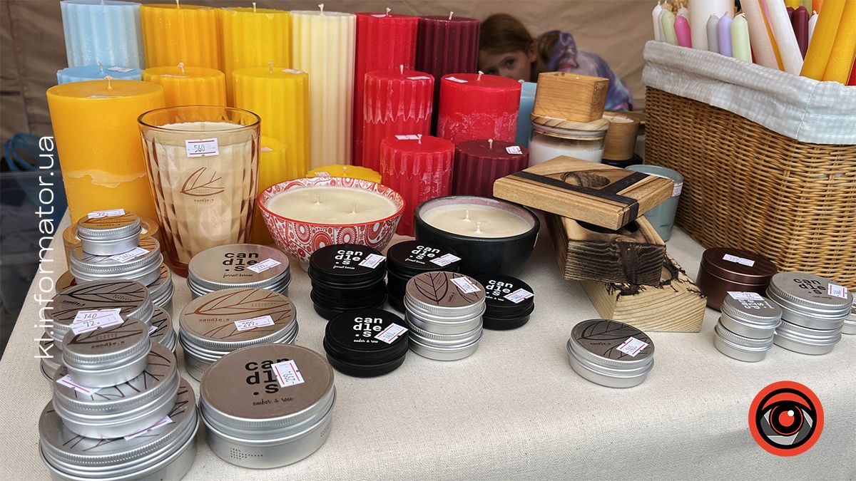 Коломия крафтова: на площі перед Музеєм писанкового розпису стартував ярмарок місцевих виробників 8