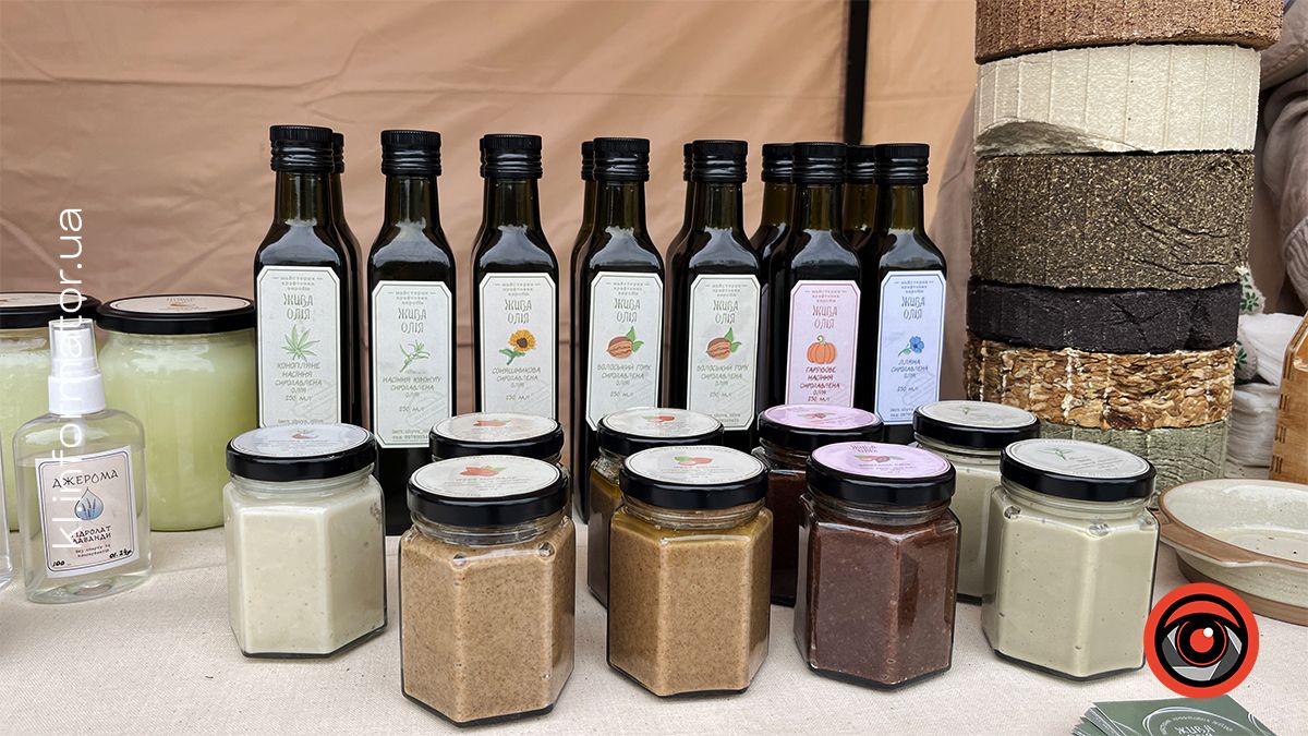 Коломия крафтова: на площі перед Музеєм писанкового розпису стартував ярмарок місцевих виробників 10