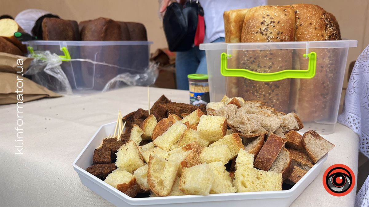 Коломия крафтова: на площі перед Музеєм писанкового розпису стартував ярмарок місцевих виробників 6