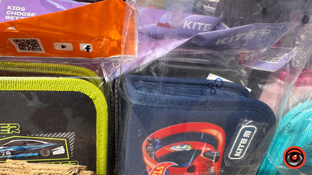 Скільки коштує шкільне приладдя в Коломиї? 3