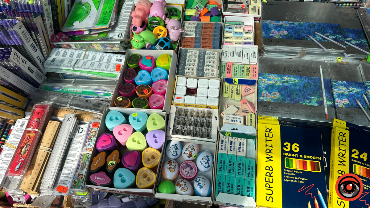 Скільки коштує шкільне приладдя в Коломиї? 5