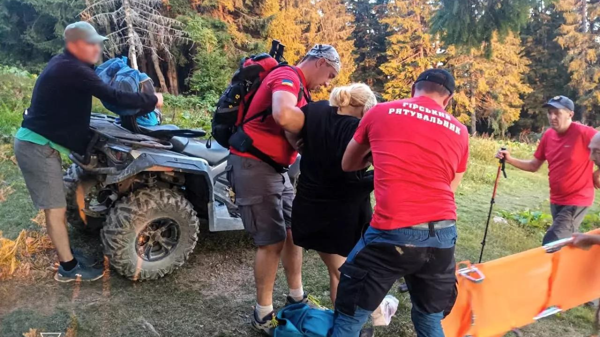 Мешканка Дніпра травмувалась під час спуску з гори Синяк 1