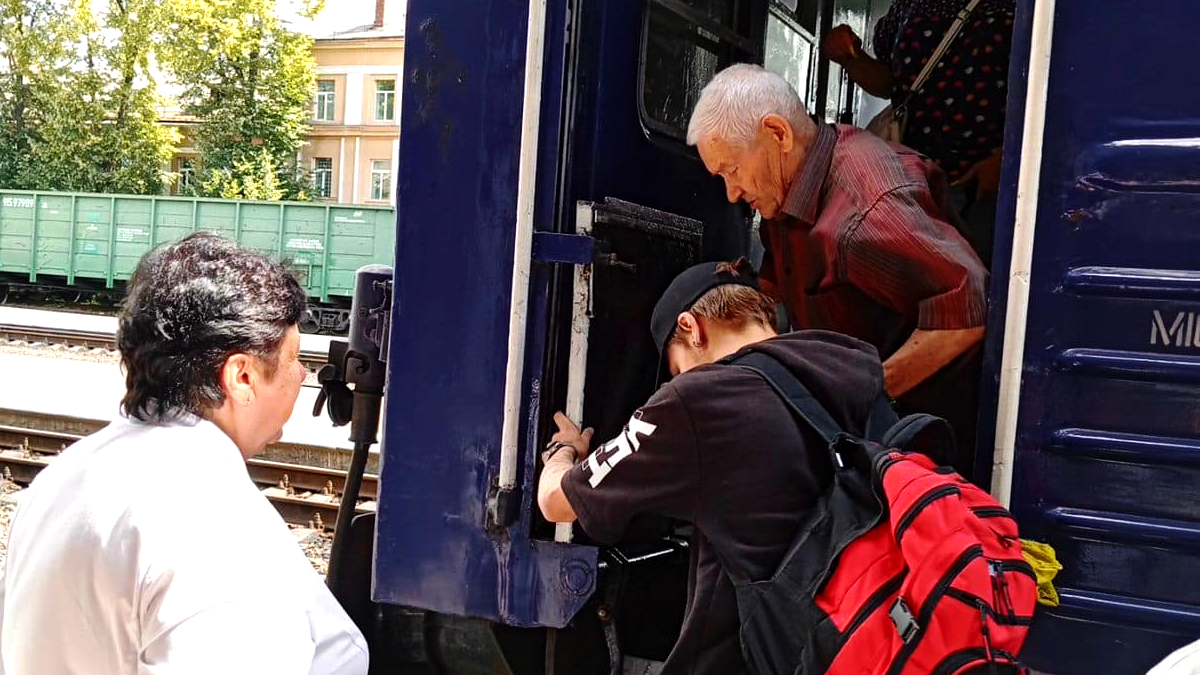 88-річний дідусь з Донеччини самотужки вийшов з окупованої території й оселився на Прикарпатті 1