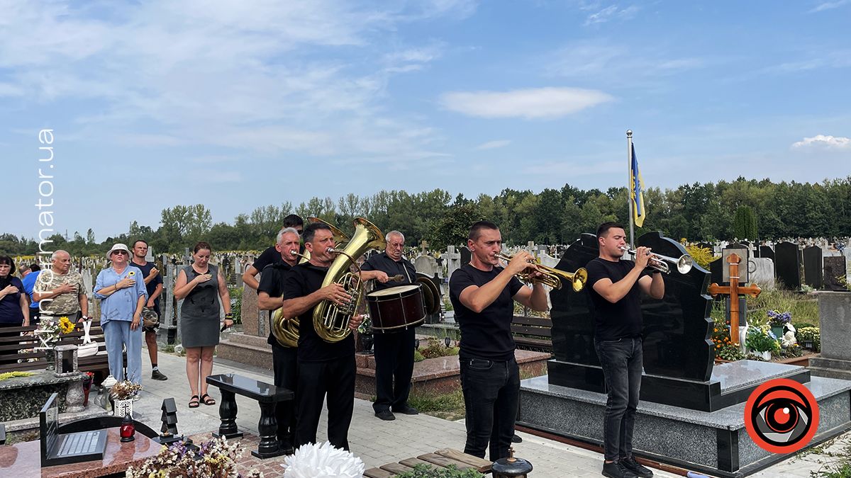 На Алеї Слави у Коломиї вшанували пам'ять захисників України 2