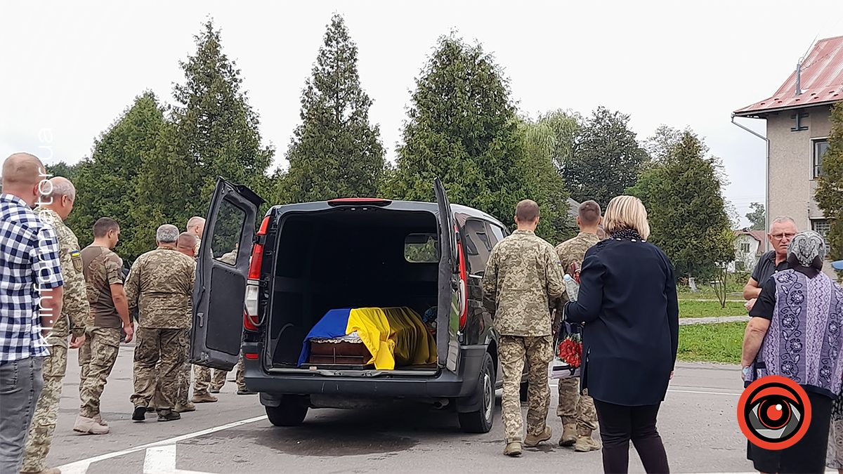 В Раківчику попрощались з полеглим бійцем Миколою Вишиванюком 2
