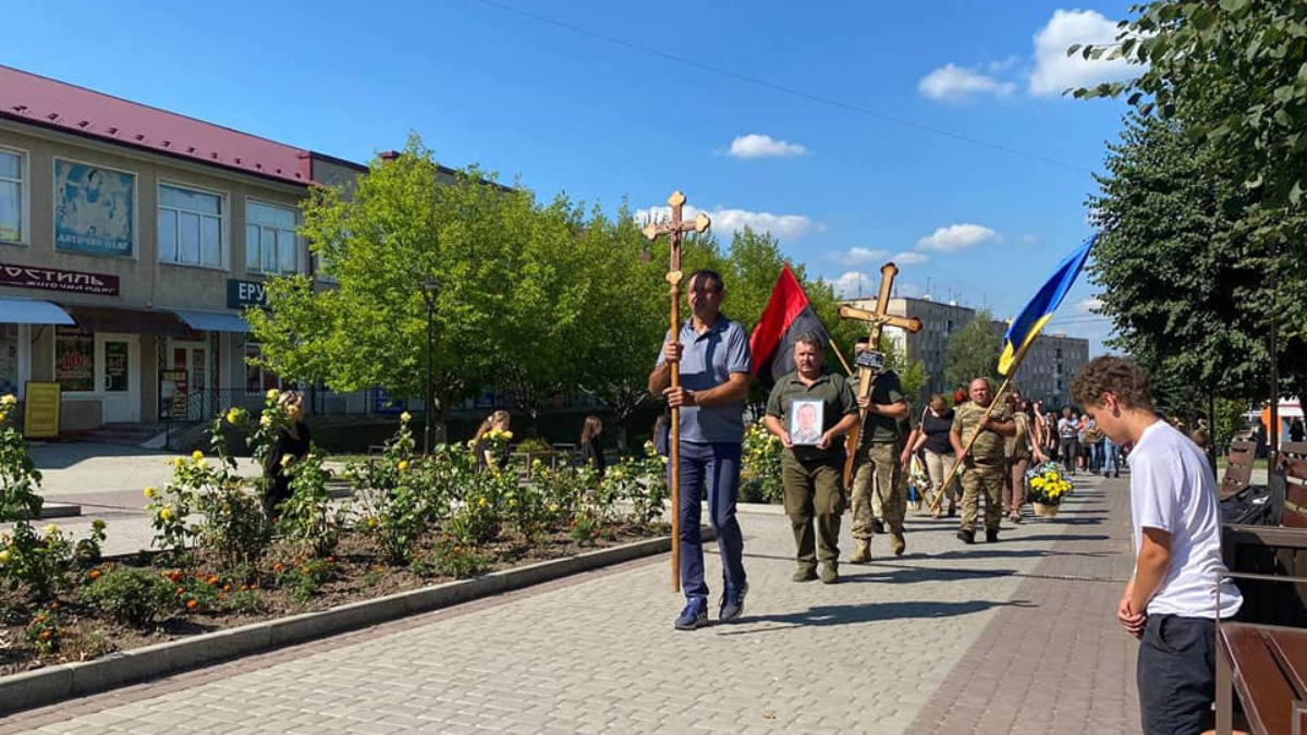 В Городенці в останню путь провели Героя Романа Дурду 7