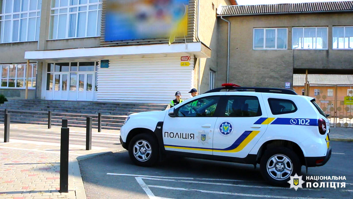 У Коломиї посадовець закуповував послуги з ремонту в закладах освіти за завищеною ціною. Збитки державі склали понад 1,3 млн грн 1