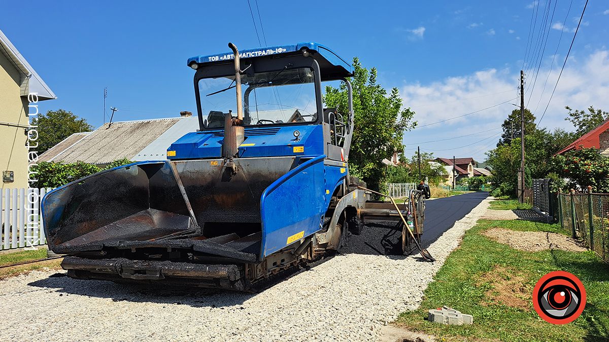 Нове дорожнє покриття: по вулиці Левицького стелять асфальт 2
