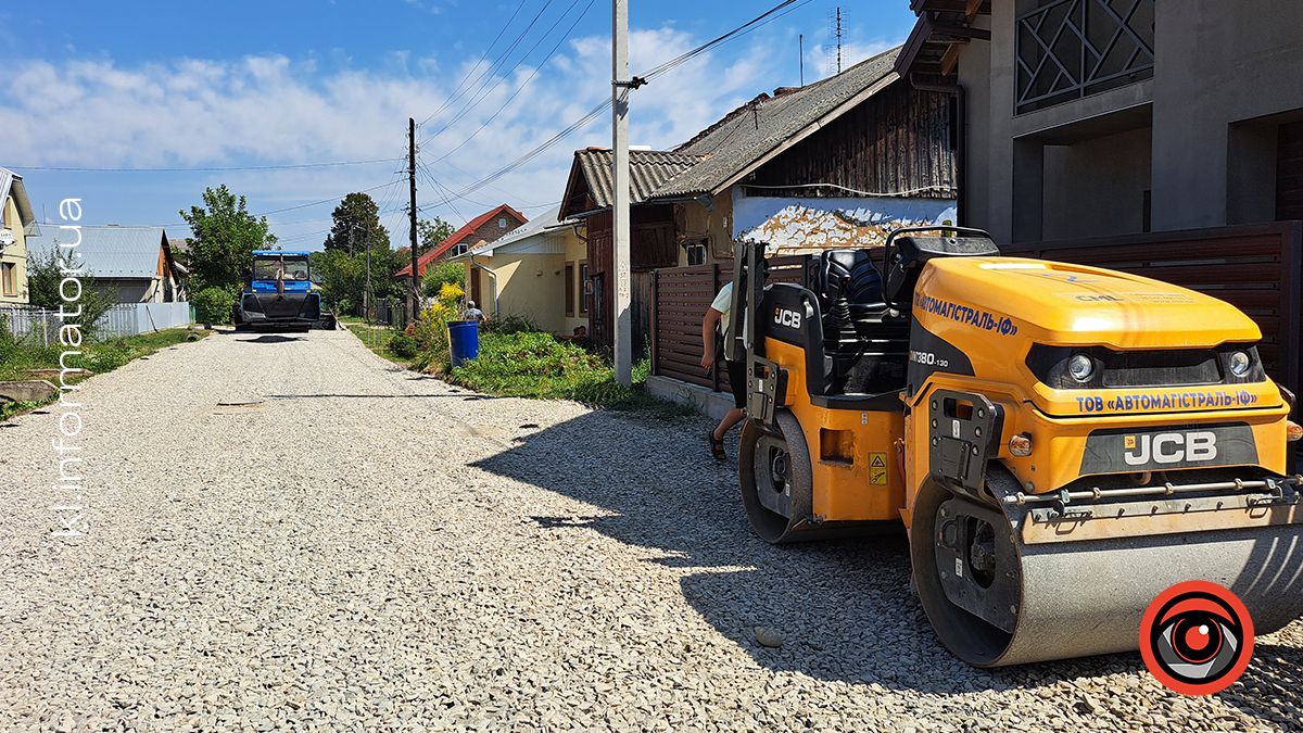 Нове дорожнє покриття: по вулиці Левицького стелять асфальт 3