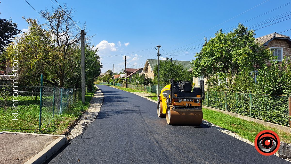 Нове дорожнє покриття: по вулиці Левицького стелять асфальт 4