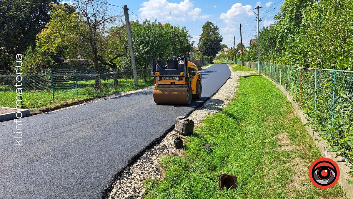 Нове дорожнє покриття: по вулиці Левицького стелять асфальт 6