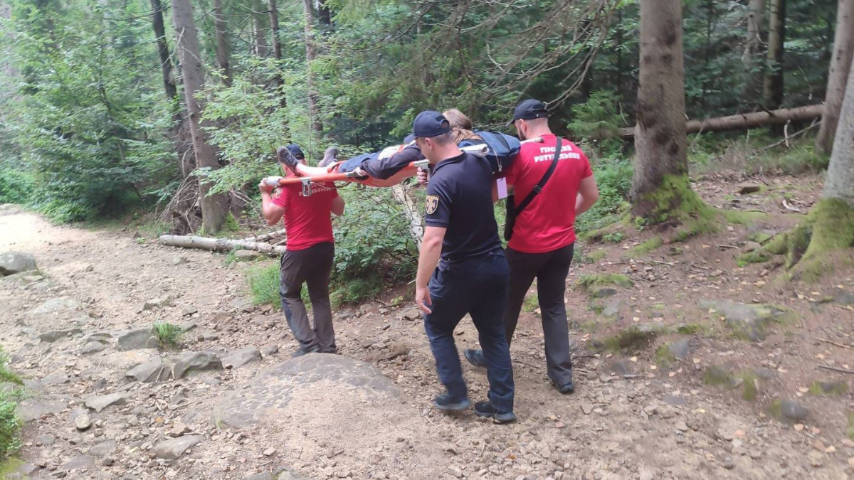 Гірські рятувальники допомогли двом туристкам, одна з них іноземка 1