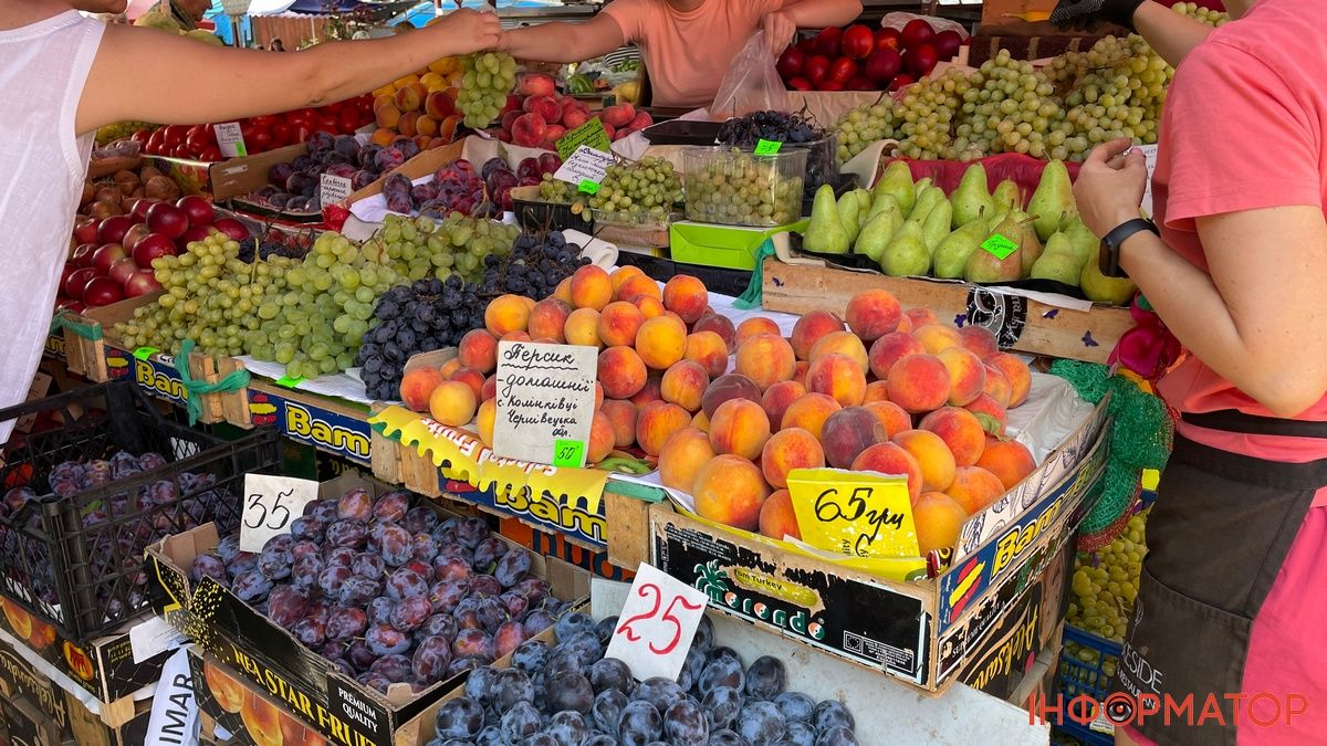 Чи змінилася вартість фруктів на базарі в Коломиї перед Спаса 2