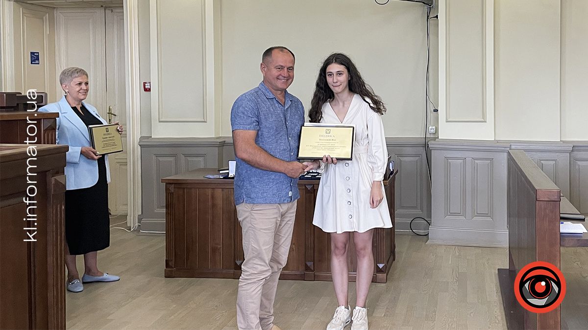 Кращих учнів Коломиї нагородили на сесії міськради 14