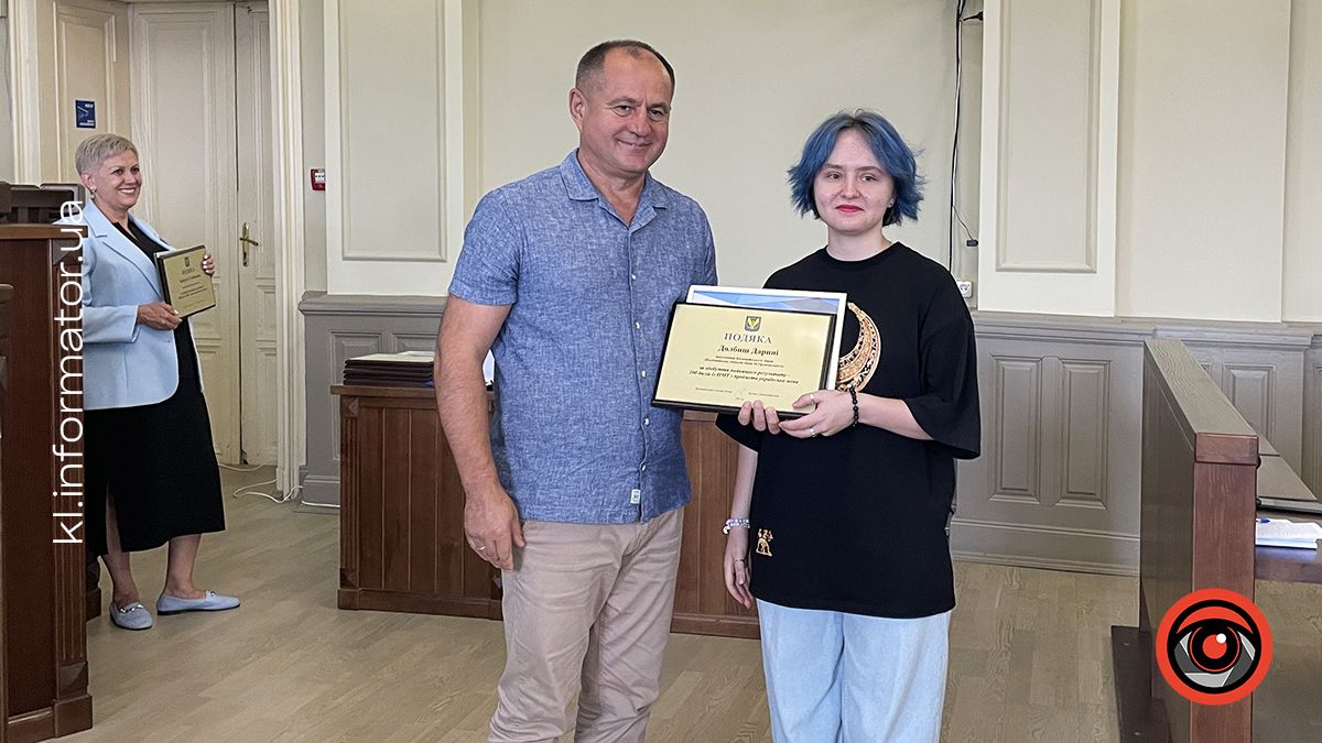 Кращих учнів Коломиї нагородили на сесії міськради 5