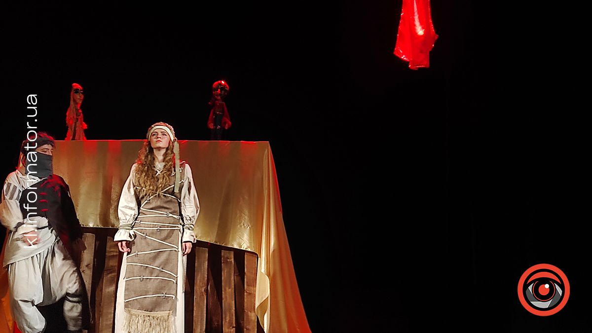 Видовищна прем'єра у Коломиї: вистава "Про що співає козак Мамай" | ВІДЕО 3