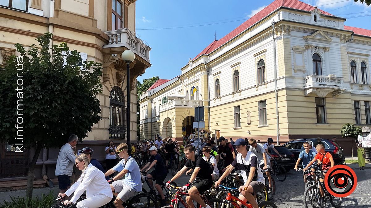 Перший у Коломиї велозаїзд "Їду за воїна - шаную памʼять". ФОТО 8