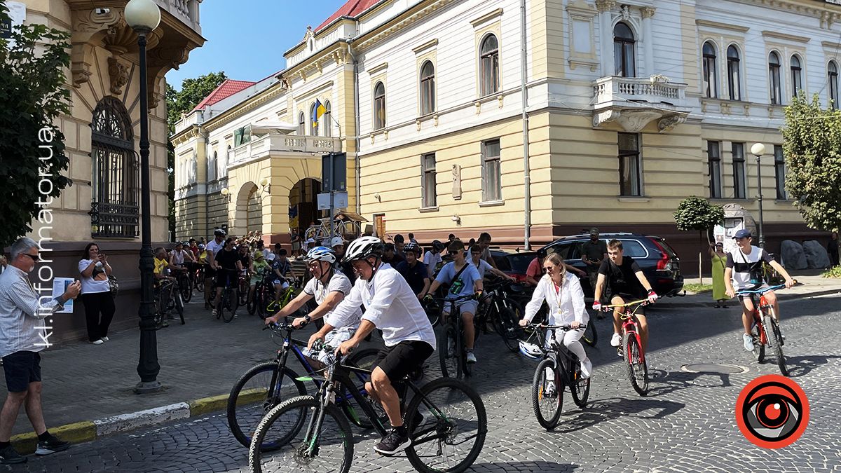 Перший у Коломиї велозаїзд "Їду за воїна - шаную памʼять". ФОТО 9