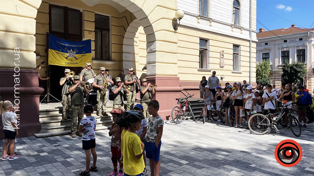 Перший у Коломиї велозаїзд "Їду за воїна - шаную памʼять". ФОТО 1