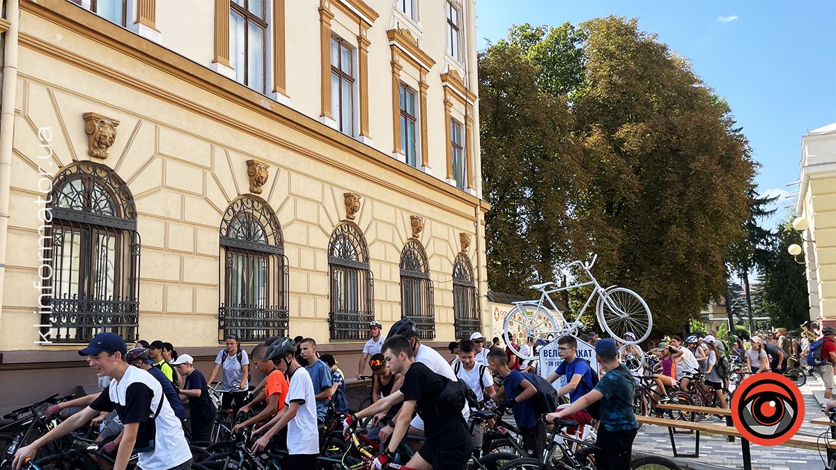Перший у Коломиї велозаїзд "Їду за воїна - шаную памʼять". ФОТО 10