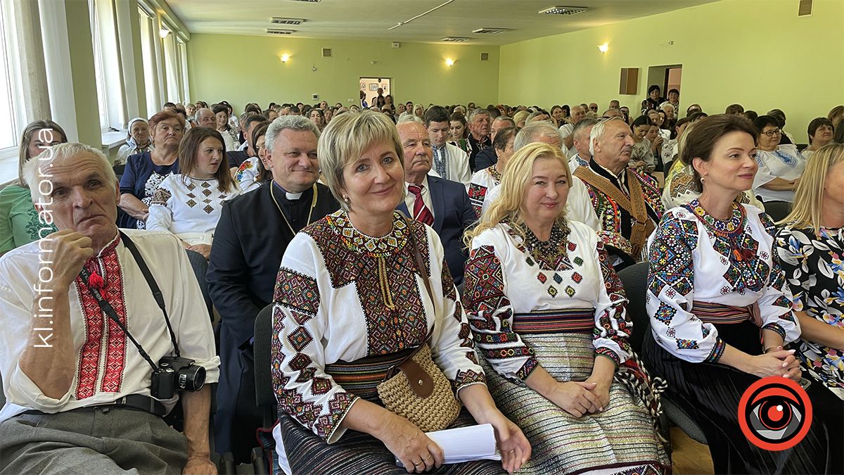 Файне: у Верховині презентували вишиту карту громади 4