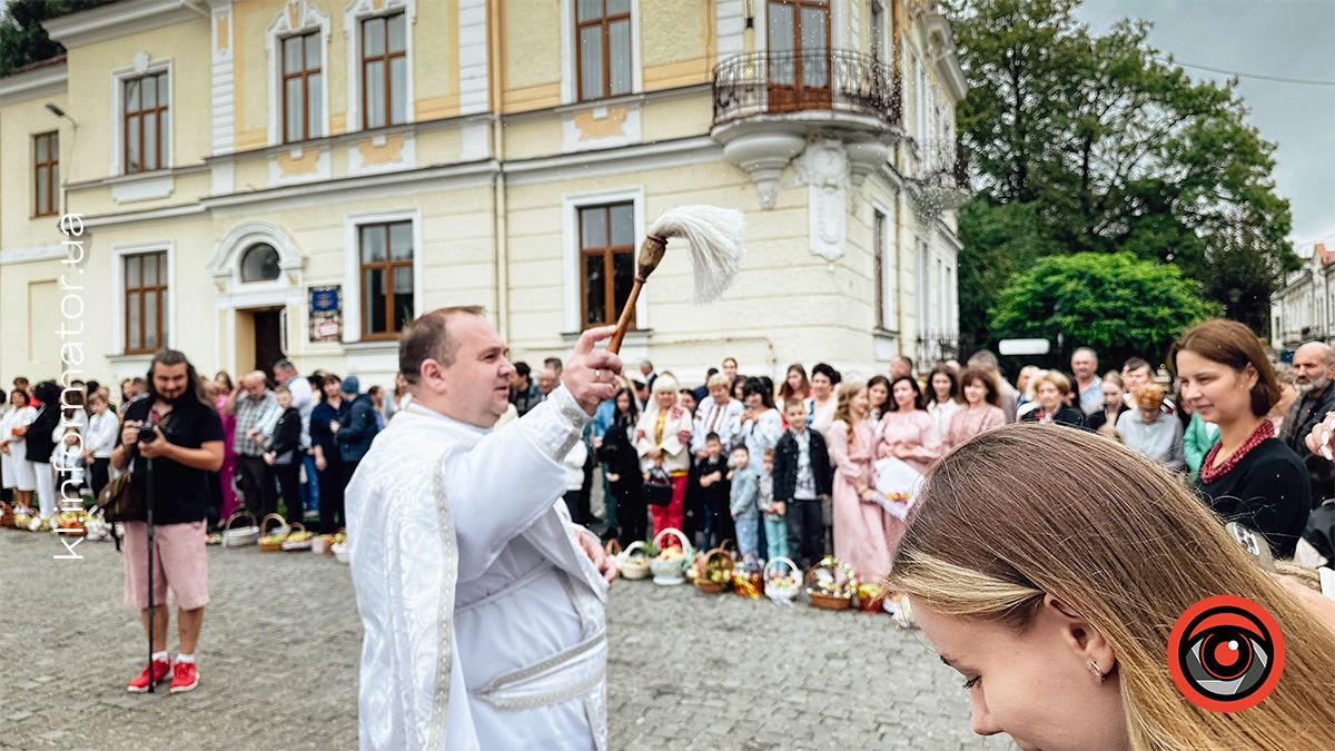 Як освячували кошики на Спаса в Коломиї | фоторепортаж з храмів міста 11