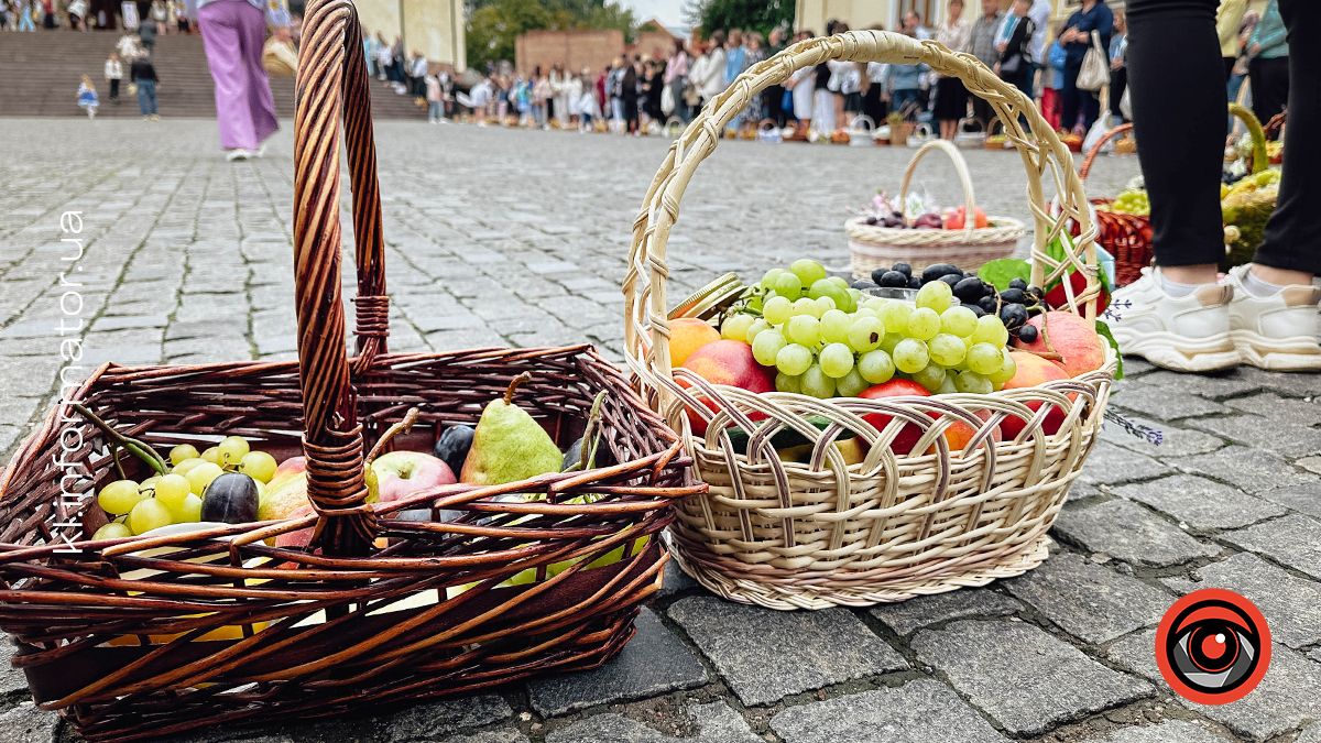 Як освячували кошики на Спаса в Коломиї | фоторепортаж з храмів міста 8